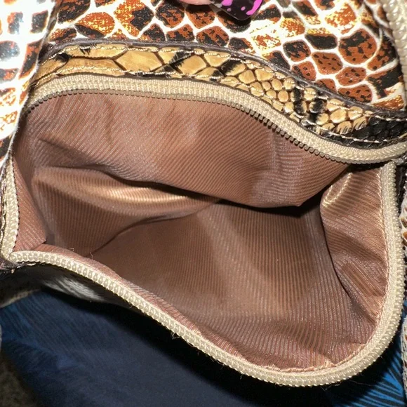 Blue Elegance Shoulder Bag – Timeless Style in Excellent Condition - Picture 4 of 14